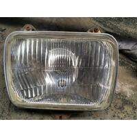 Toyota 4 Runner Left Head Light LN60 08/1984-09/1989