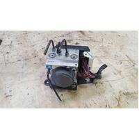 Toyota Hilux ABS Module KUN16 03/2005-08/2015