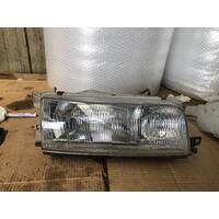 Toyota Camry Right Head Light SV21 10/1989-01/1993