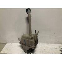 Toyota Kluger Washer Bottle GSU40 05/2007-02/2014