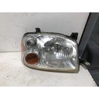 Nissan Navara Right Head Light D22 12/2001-08/2015