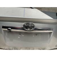 Toyota Camry Centre Bootlid Garnish AHV40 12/2009-11/2011