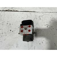 Toyota Avalon ABS Pump / Module MCX10 07/2000-09/2003