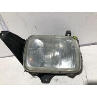 Toyota HIACE Left Headlight RZH103 10/98-12/04