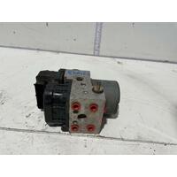 Toyota Avalon ABS Pump / Module MCX10 07/2000-09/2003