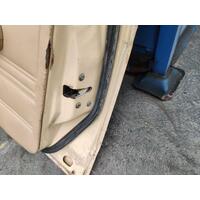 Toyota Corolla Right Front Door Lock Mechanism KE70 10/1981-10/1983