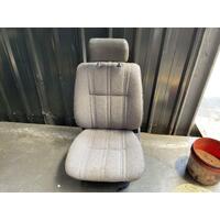 Toyota Hilux Left Front Seat RN85 10/1988-09/1997