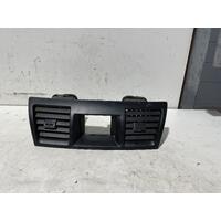 Toyota Kluger Centre A/C Vents GSU45 05/2007-03/2014