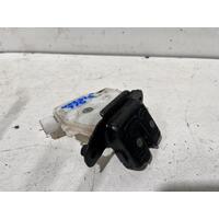 Toyota COROLLA Lock Mechanism ZWE211 Tailgate 07/18-