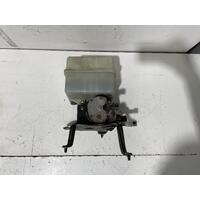 Lexus LX470 Height Control Pump / Motor Assembly UZJ100 05/1998-03/2008