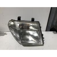 Nissan Navara Right Head Light D40 09/2005-08/2015