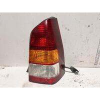 Mazda TRIBUTE Right Taillight YU SERIES 11/03-02/06