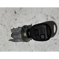 Toyota RAV4 Ignition Barrel with Key ACA21 07/2000-10/2003