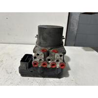 Toyota Kluger ABS Pump / Module GSU40 05/2007-02/2014