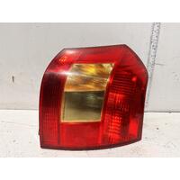 Toyota COROLLA Right Taillight ZZE122 Hatch 04/03-08/04