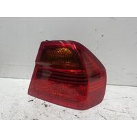 BMW 3 SERIES Right Taillight E90 Sedan 03/05-10/08 