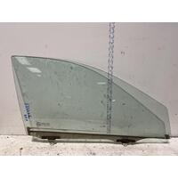 Toyota COROLLA Right Front Door Window Glass ZZE122 Hatch 12/01-04/07 