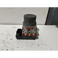 Toyota Kluger ABS Pump / Module GSU45 05/2007-02/2014