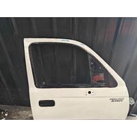 Toyota Hilux Right Front Door glass RZN149 09/1997-03/2005