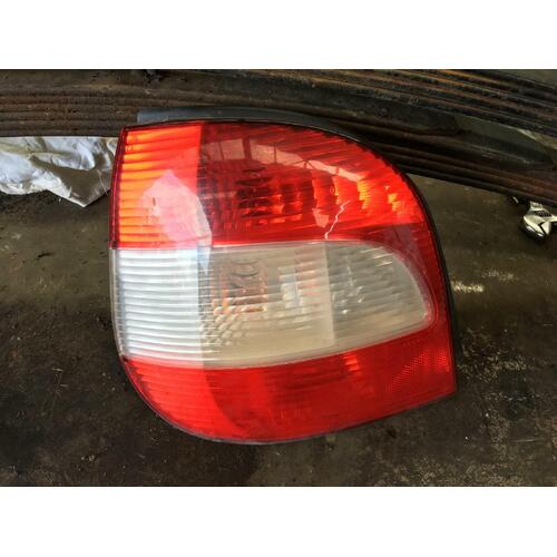 Renault Scenic Right Tail Light 05/2001-12/2004