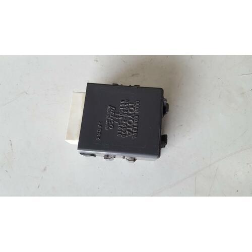 Toyota Hiace RZH103 Door Control Module 85980-26090 11/1989-12/2004