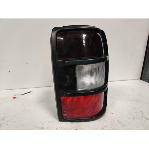 Mitsubishi Pajero Right Tail Light NH 05/1991-12/1993