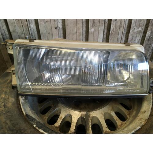 Toyota Camry Right Head Light SV21 10/1989-01/1993