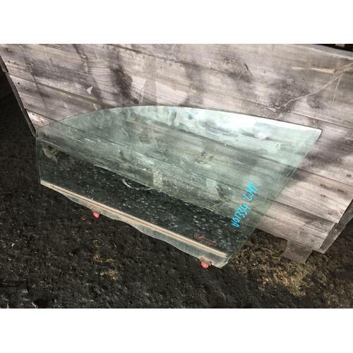 Toyota Avensis Left Front Door Glass ACM20 12/2001-12/2010