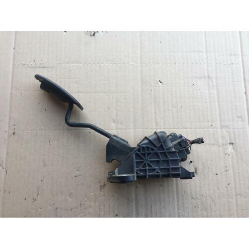 Toyota Landcruiser Accelerator Pedal VDJ76 10/2007-Current