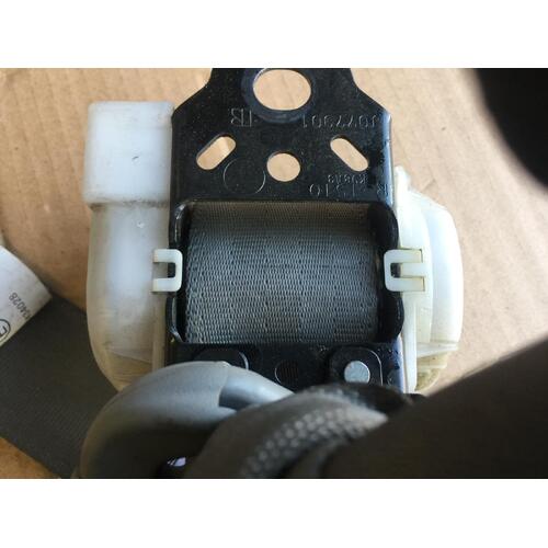 Toyota Hilux Left Rear Seatbelt GGN15 03/2005-06/2011