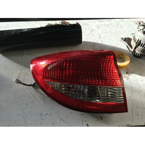 Kia Rio DC Sedan Left Tail Light 09/2002-07/2005