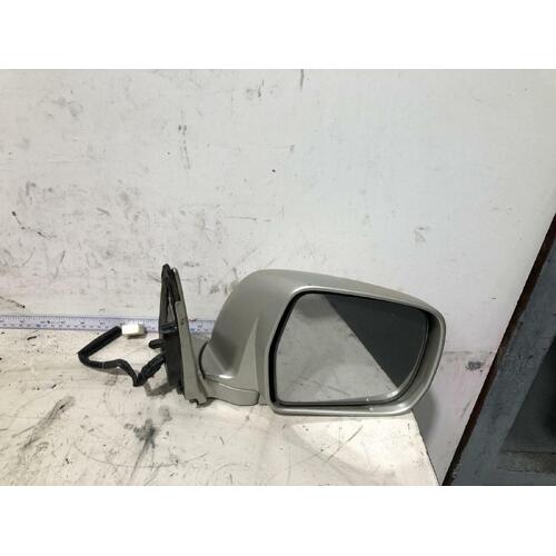 Toyota Kluger Right Door Mirror MCU28 01/2001-04/2007