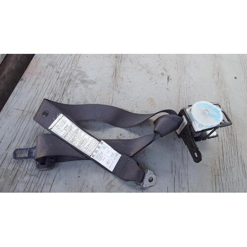 Toyota Corolla Left Rear Seatbelt ZZE122 12/2001-06/2007