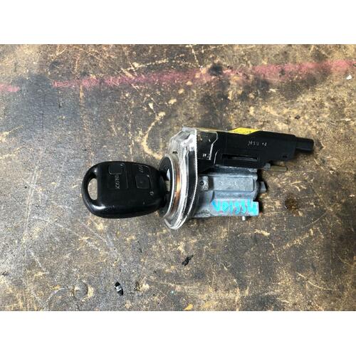 Toyota Avensis ignition Barrel with Key ACM20 12/2001-12/2010