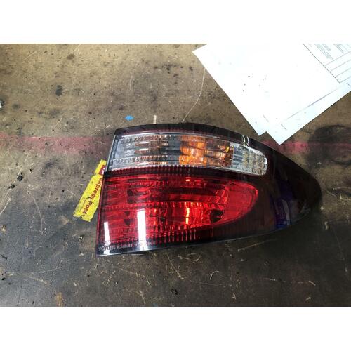 Toyota Tarago Right Tail Light ACR30 06/2000-06/2003