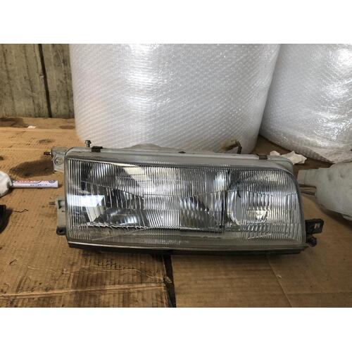 Toyota Camry Right Head Light SV21 10/1989-01/1993