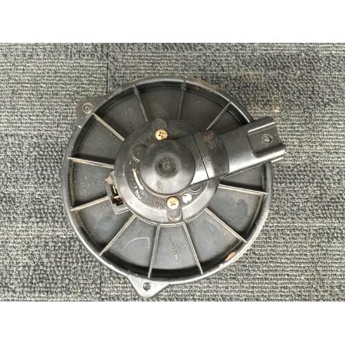 Toyota Hilux Heater Fan Motor KZN165 09/1997-03/2005