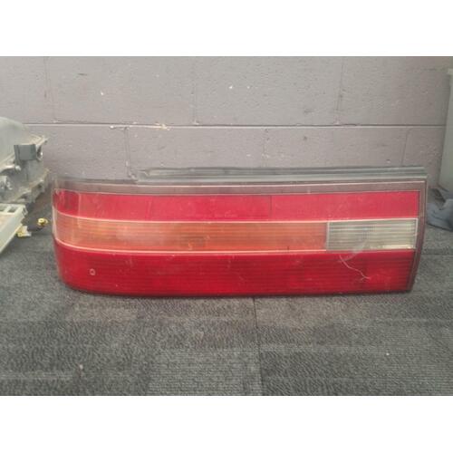 Lexus ES300 Left Tail Light VCV10 09/1994-09/1996