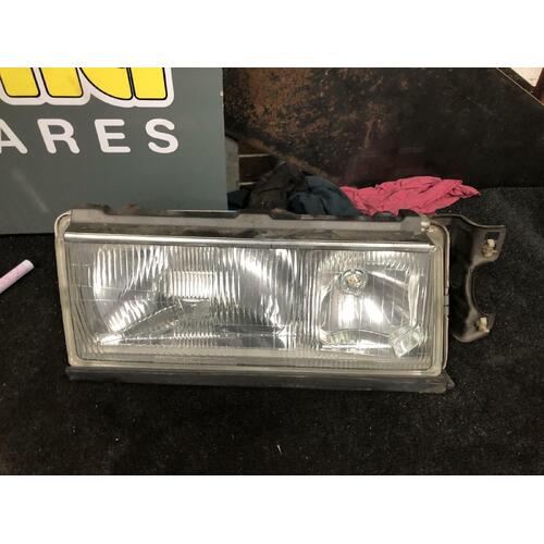 Toyota Corona RIght Head Light ST141 08/1983-12/1987