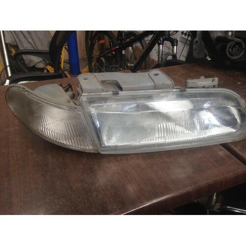 Holden Statesman Right Head Light with Corner Light VS 04/1995-06/1999