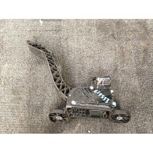 Mitsubishi 380 Accelerator Pedal DB 09/05-03/08