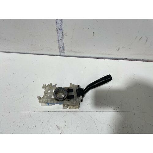 Toyota Hilux Flasher Switch RZN149 09/1997-03/2005