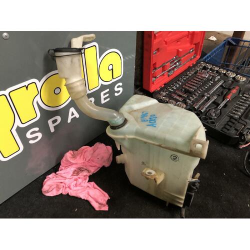 Toyota Tarago Washer Bottle ACR30 06/2000-06/2003