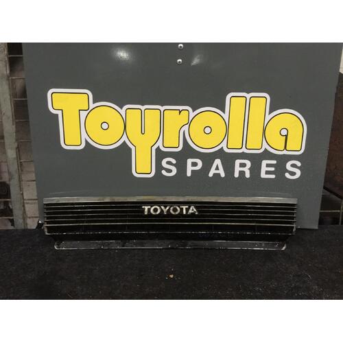 Toyota Camry Grille SV21 03/1987-12/1992