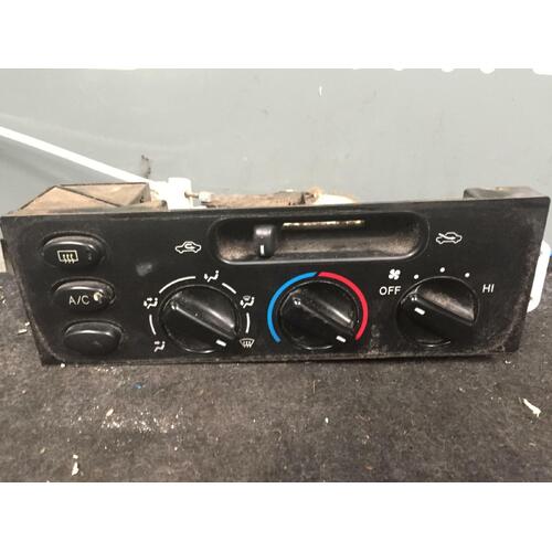 Toyota Spacia Heater Controls SR40 02/1998-12/2001