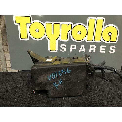 Toyota RAV4 Right Fuse Box ACA33 11/2005-12/2012