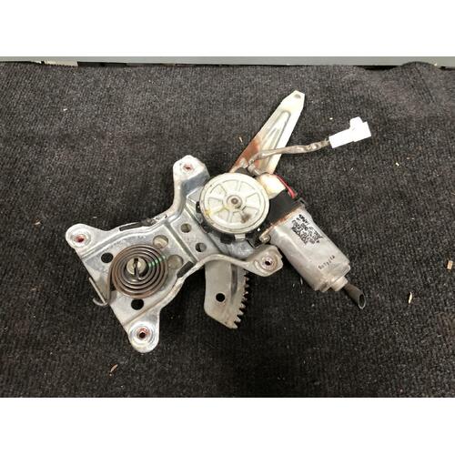 Toyota Corolla RIght Rear Window Regulator AE112 10/1998-11/2001