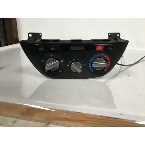 Toyota RAV4 Heater Controls ACA21 07/2000-10/2003