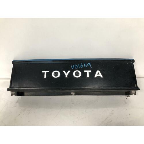 Toyota Tarago Grille YR22 03/1983-09/1990