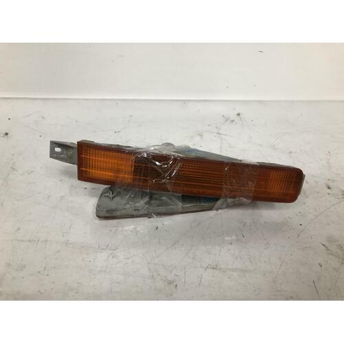 Lexus LS400 UCF10 Right Bumper Flasher Assy. 03/1990-11/1994